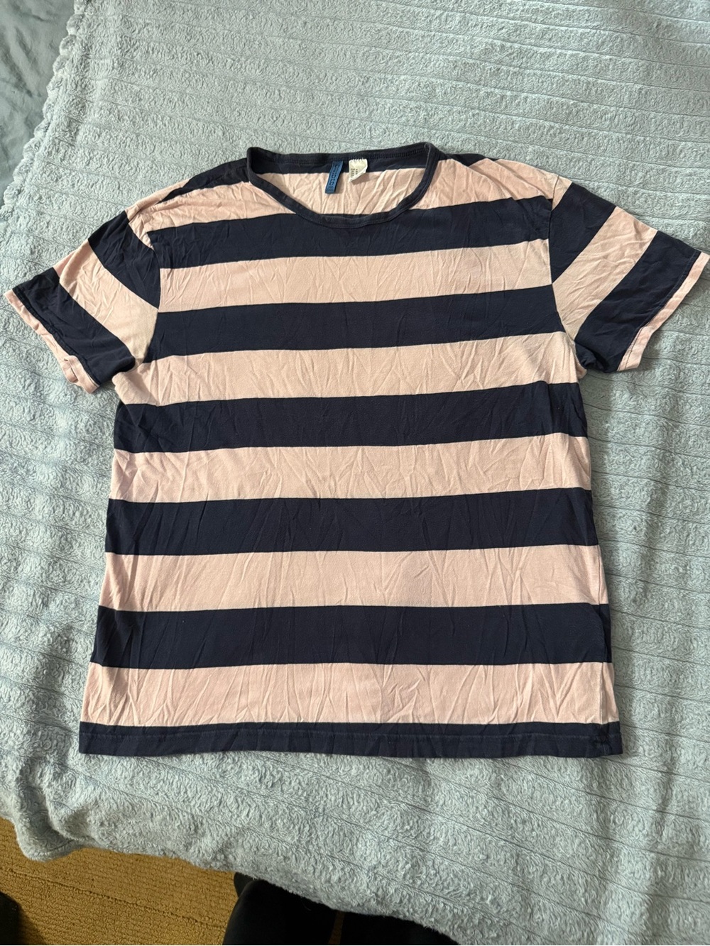Divided H&M Men's Short Sleeve Navy and Light Pink Striped Tee
